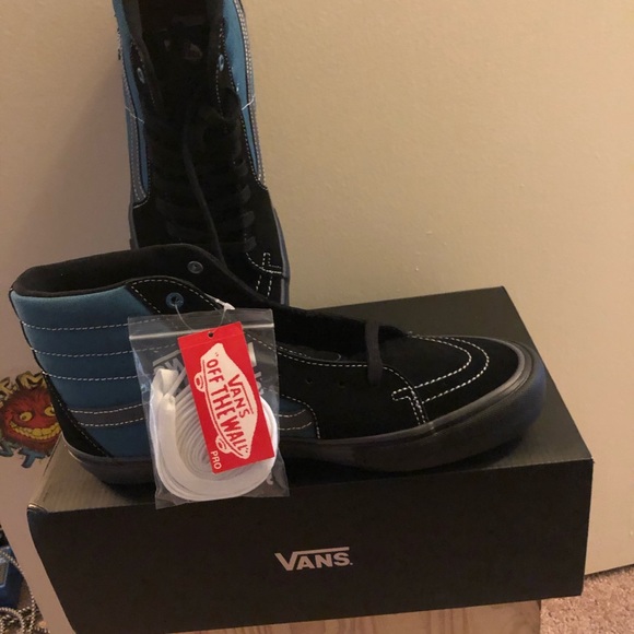 Sci-fi Fantasy and Vans Jerry Hsu Shoe size 12 - Picture 4 of 5